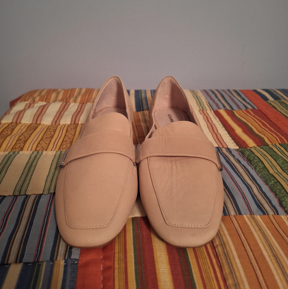 Gianni Bini Women's Cream Loafers Size 9